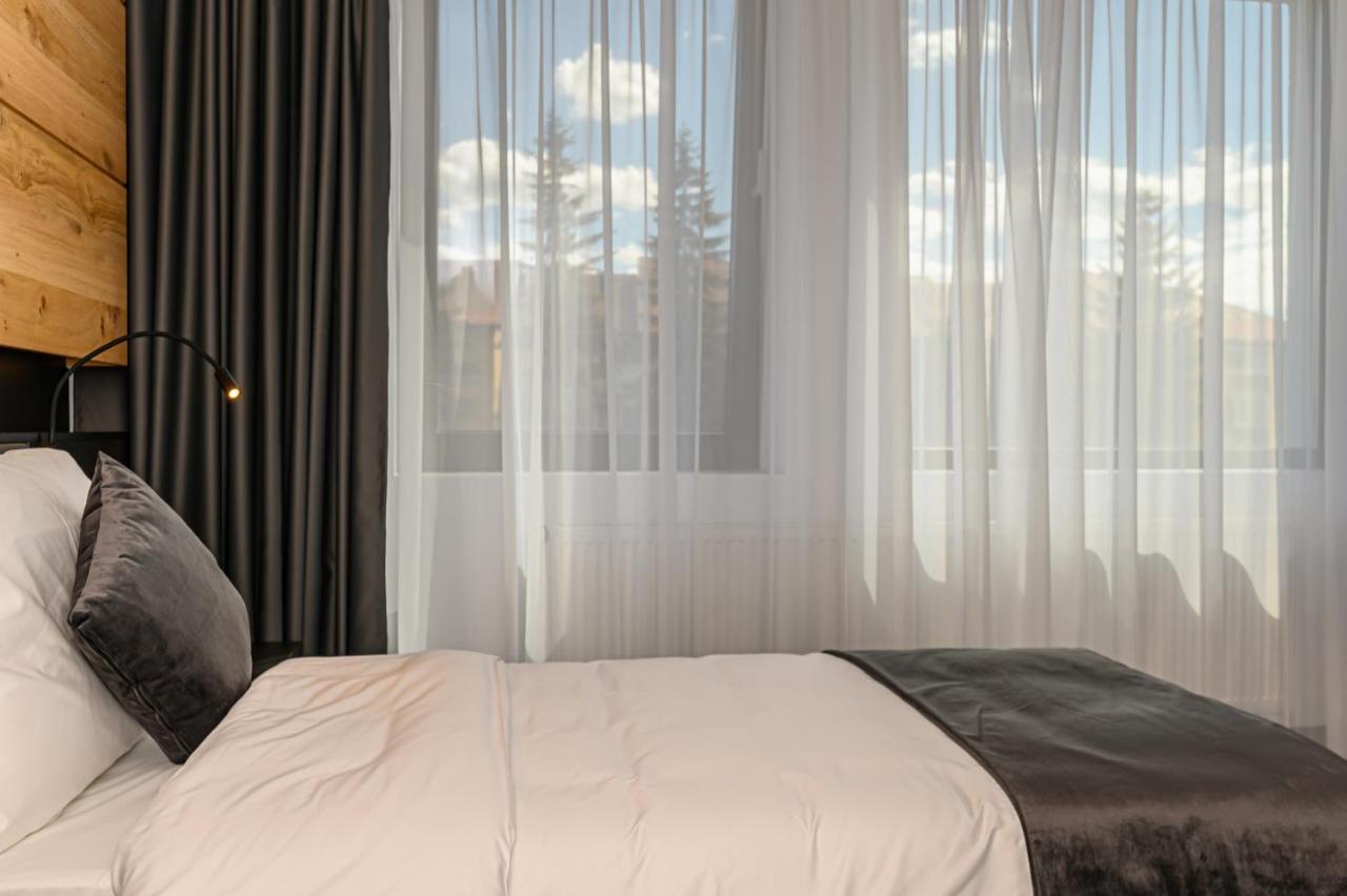 B The Hotel Sfântu-Gheorghe Extérieur photo