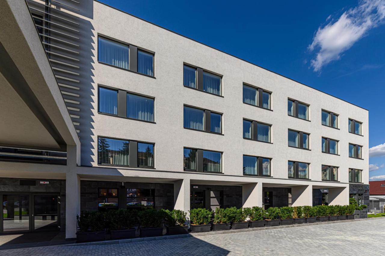 B The Hotel Sfântu-Gheorghe Extérieur photo